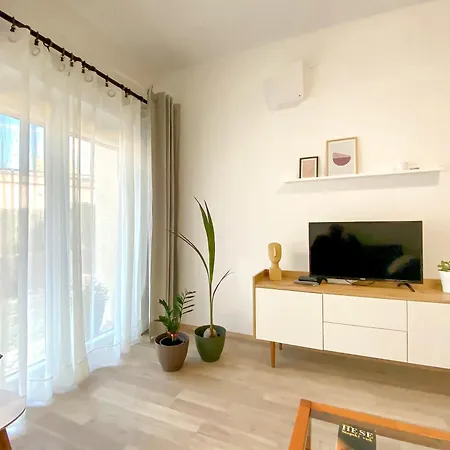 Tena With Private Parking *