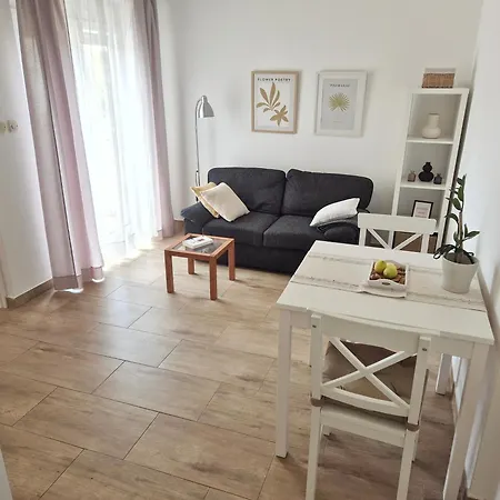 Apartment Tena With Private Parking