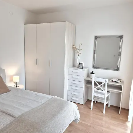 Tena With Private Parking