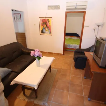 Tena With Private Parking