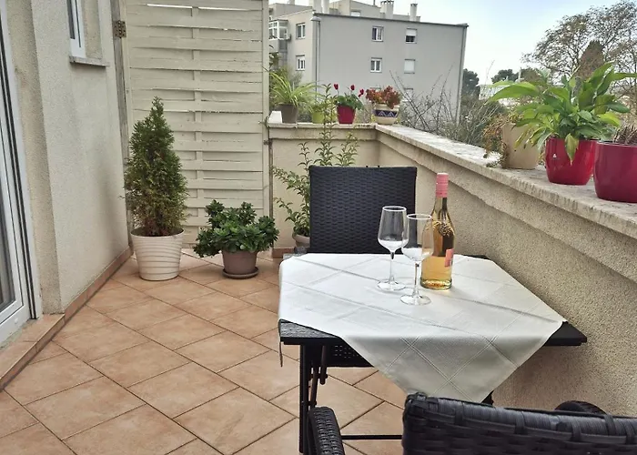 Tena With Private Parking Apartmán *