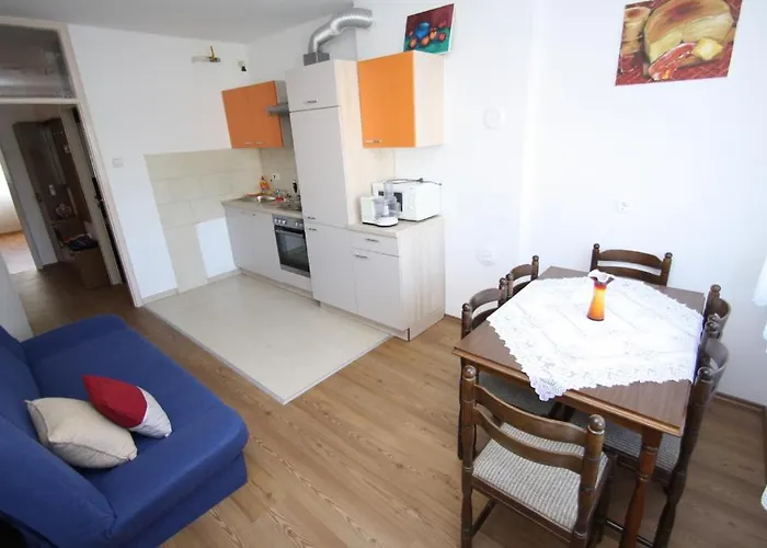 Tena With Private Parking Pula