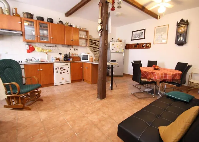 Tena With Private Parking