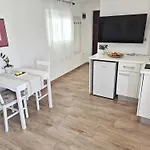 Apartment Tena With Private Parking Pula