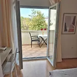 Tena With Private Parking Apartment Pula