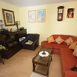 Tena With Private Parking Apartment Pula