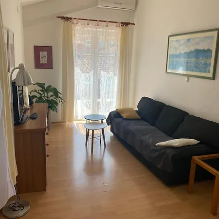 Tena With Private Parking Apartman Pula