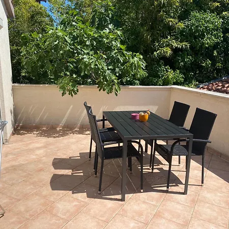 Apartman Tena With Private Parking Pula