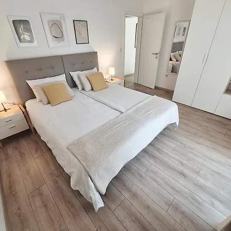 Tena With Private Parking