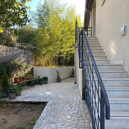 Apartment Tena With Private Parking