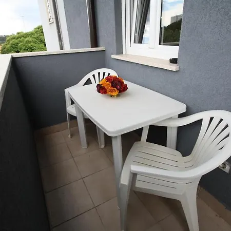 Tena With Private Parking