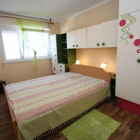 Tena With Private Parking Apartman *