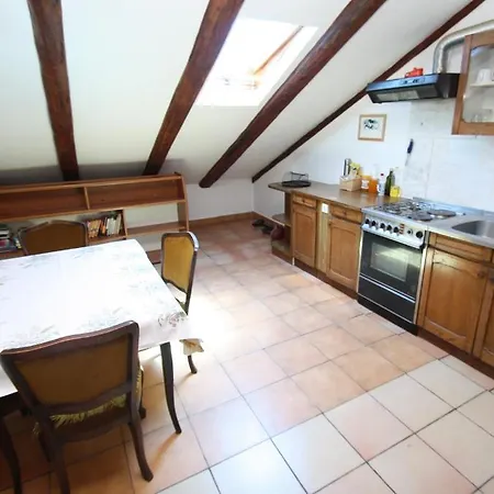 Tena With Private Parking *