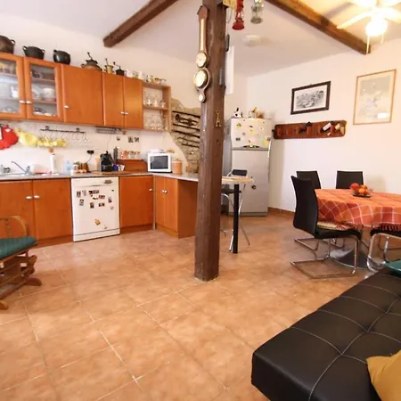 Tena With Private Parking