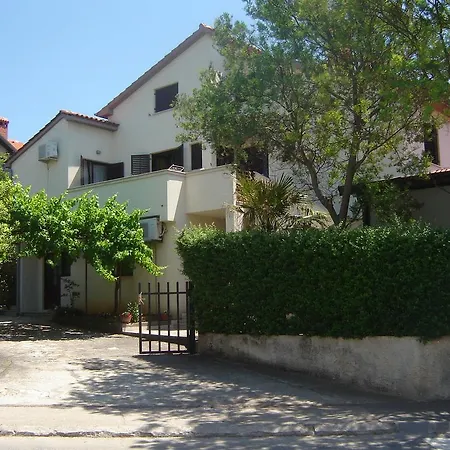 Appartement Tena With Private Parking