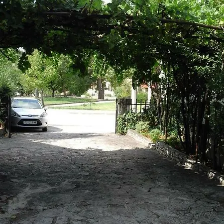 Tena With Private Parking Apartment