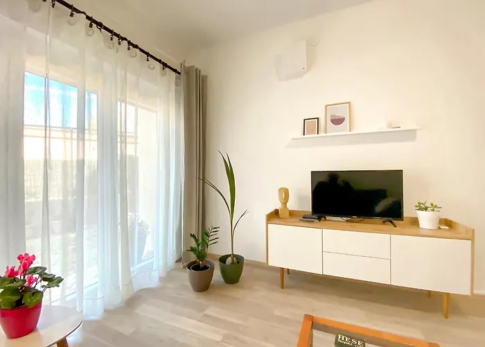 Tena With Private Parking *