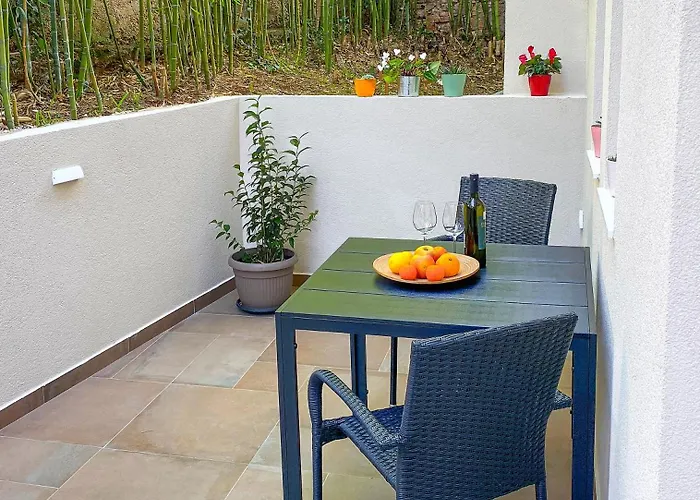 Apartamento Tena With Private Parking Pula