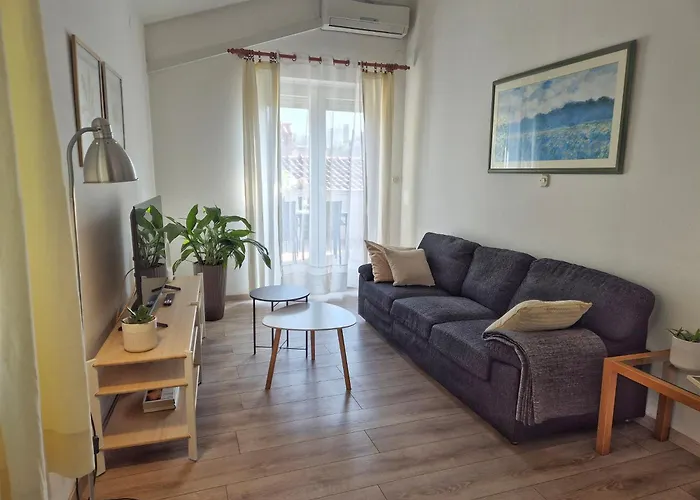 Tena With Private Parking * Pula