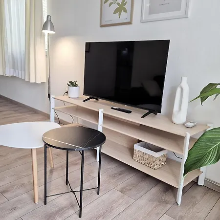 Tena With Private Parking * פולה