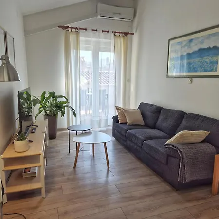 Tena With Private Parking * פולה