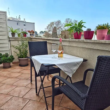 Tena With Private Parking * פולה