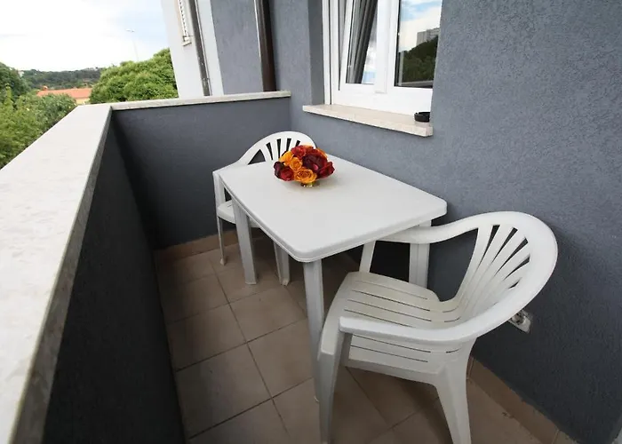 Tena With Private Parking